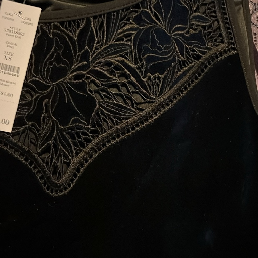 White House Black Market Black Velvet & Lace Top Sz XS New With Tags - Picture 7 of 7